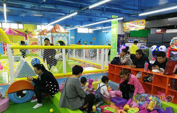 一家大型室内儿童乐园如何购买游乐设备?